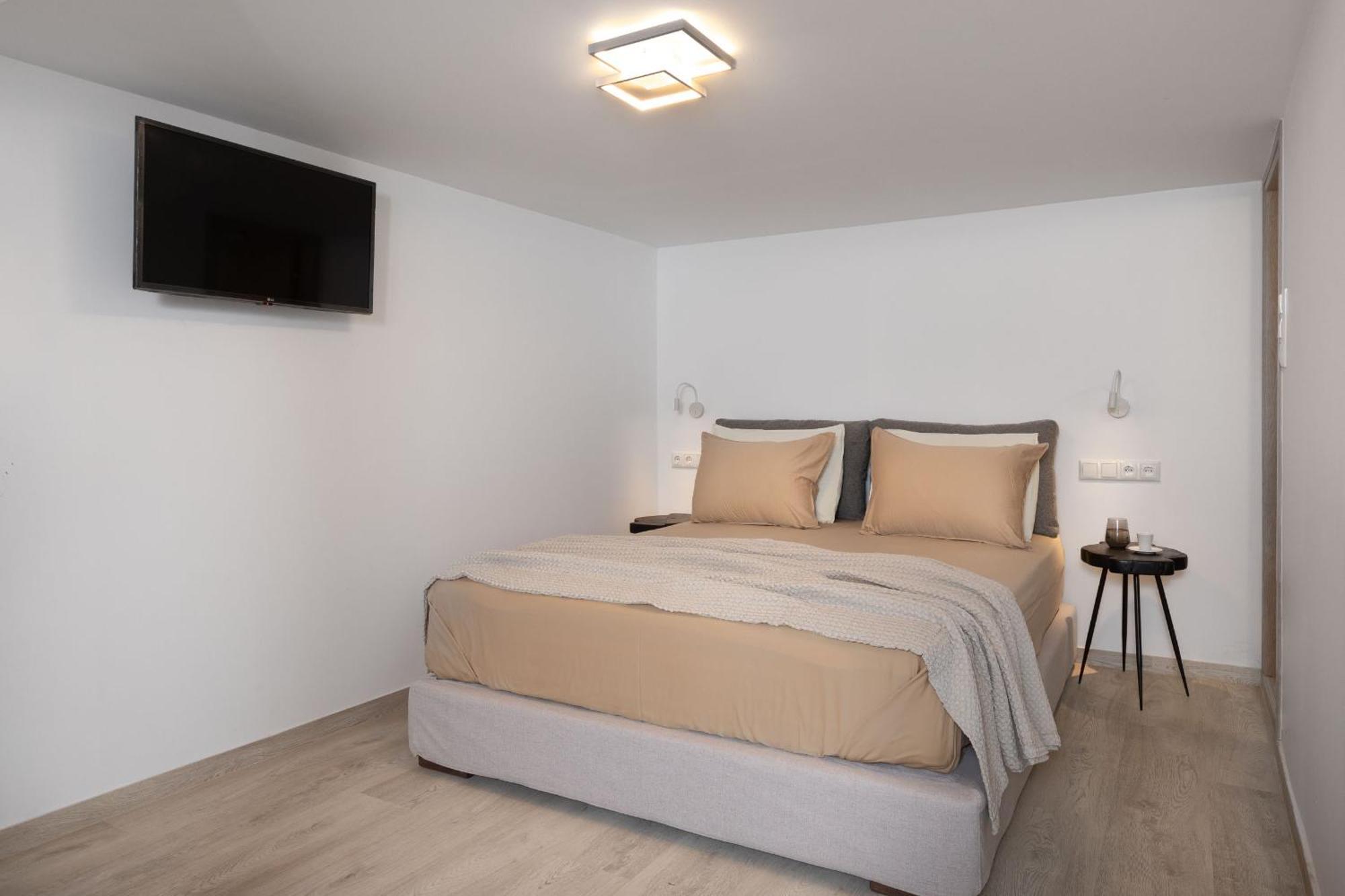 Mandilaras Village Vivlos Room photo